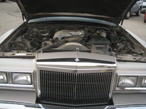 1988 Lincoln Town Car Signature Sedan 4-Door 5.0L NO RESERVE, image 17