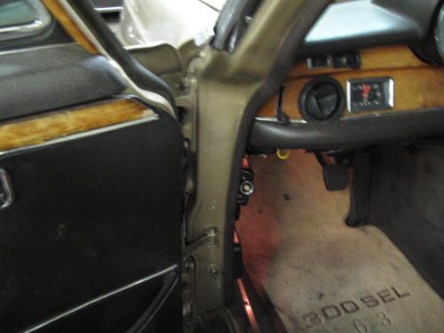 1970 Mercedes Benz 300 SEL 6.3..Garage Find..Original..Absolutely Rust Free !, image 17