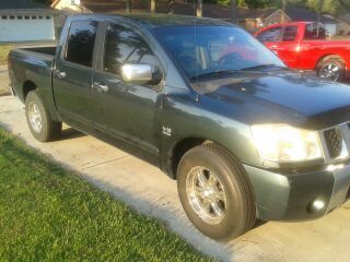 2004 nissan titan se crew cab pickup 4-door 5.6l