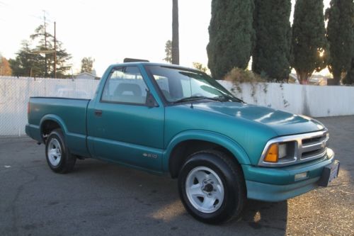 1995 chevrolet s-10 97k miles s10 regular cab 2wd manual 4 cylinder no reserve