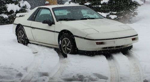 1988 pontiac fiero  coupe 2-door 2.5l 5-speed