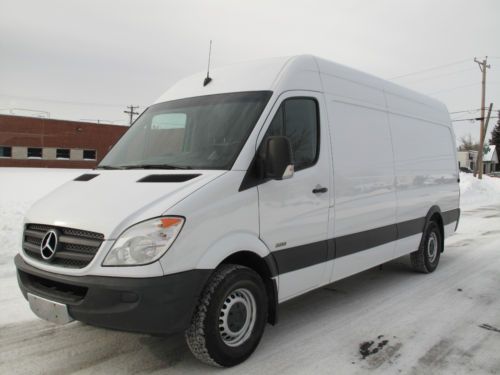 2008 freightliner dodge sprinter  2500 157k miles lift gate