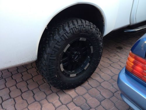 2009 NISSAN TITAN, image 2