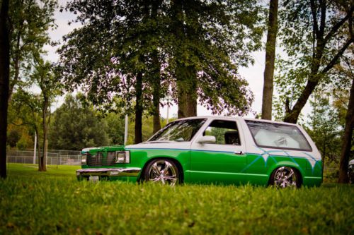 Bagged &amp; v-8&#039;d chevy s-10 blazer minitruck_show condition_super clean!