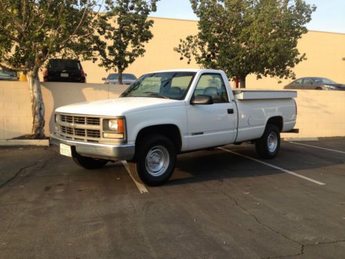 1996 chevrolet c2500 base work truck!