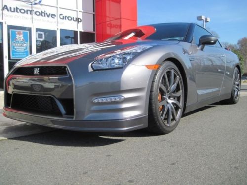 13 gt-r premium only 1100 miles 84 month financing available!! $0 dn $1175/mo