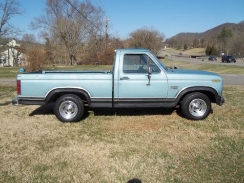 Classic 1983 ford xlt p/u truck