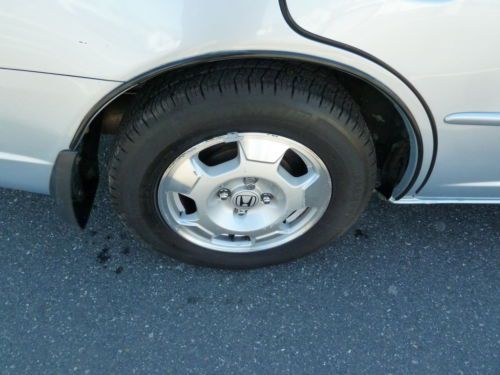 2003 Honda Civic Hybrid 1-Owner No Reserve!!!, image 15