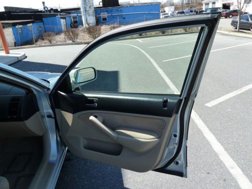 2003 Honda Civic Hybrid 1-Owner No Reserve!!!, image 28