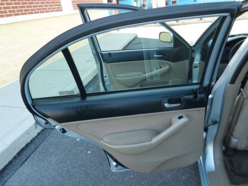 2003 Honda Civic Hybrid 1-Owner No Reserve!!!, image 30