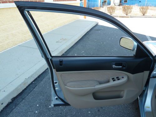 2003 Honda Civic Hybrid 1-Owner No Reserve!!!, image 31