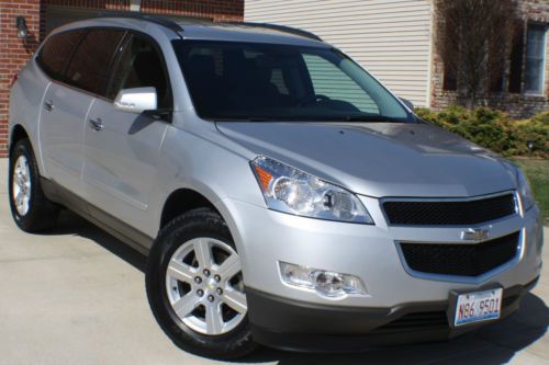 2011 chevrolet traverse 2lt sport utility 4-door 3.6l