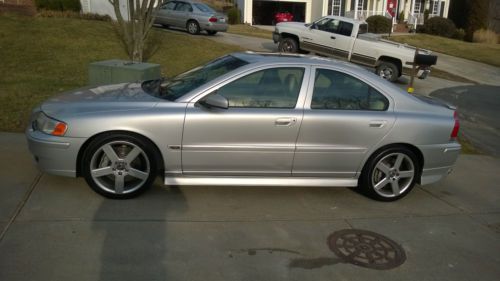 2005 volvo s60 r, 300hp, new ac system, awd, new tires &amp; brakes, just tuned up