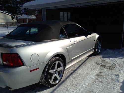 2001 ford mustang gt convertible 2-door 4.6l