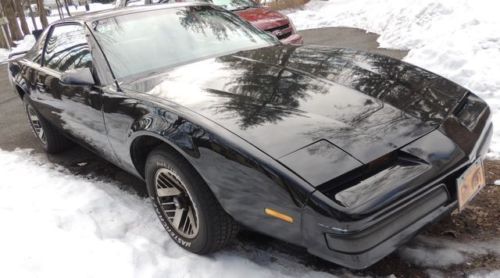 1983 pontiac firebird base coupe 2-door 2.8l