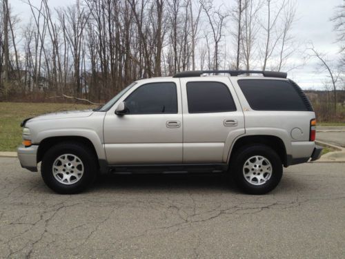 2004 chevrolet tahoe 1500 z-71 4x4 1 owner 54k miles 3rd row seat  no reserve!!!