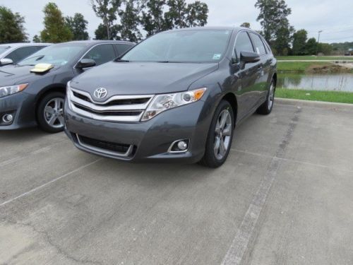 Power liftgate, backup camera, panoramic moonroof, navigation, bluetooth, xm