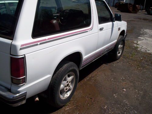 1983 chevrolet s10 blazer v6 manual stick 4 x 4 2.8 liter