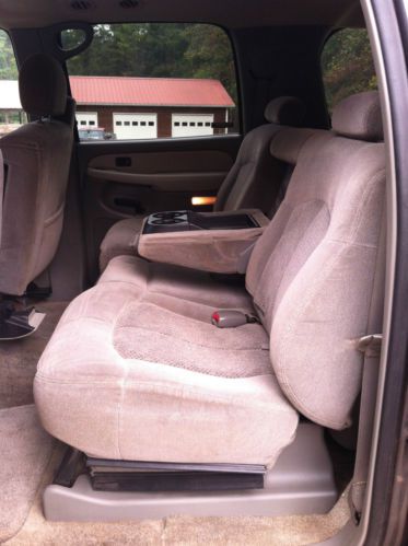 2002 Chevrolet Suburban one owner, image 3
