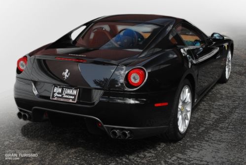 Carbon Ceramic Brakes, Bose Hi-Fi, 20" Wheels, Carbon Driver Zone & Lower Zone, US $174,980.00, image 4
