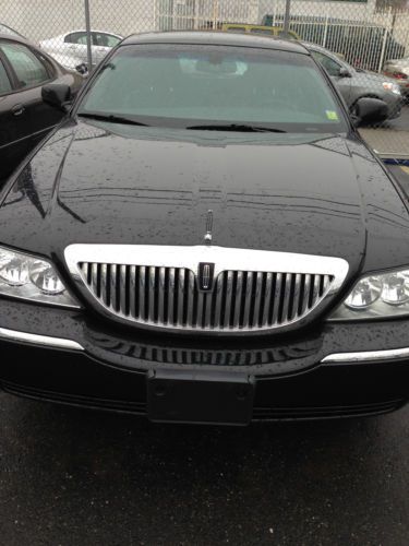 2011 lincoln town car executive l limousine 4-door 4.6l