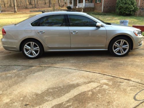 2012 volkswagen passat tdi sel sedan 4-door 2.0l