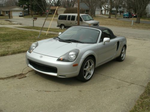 2000 toyota mr2 spyder base convertible 2-door 1.8l