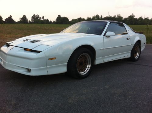 1988 pontiac gta 5.7 t-top auto classic white look!!!! rare find!!