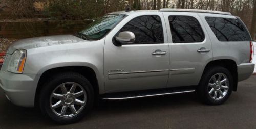 2011 gmc yukon denali sport utility 4-door 6.2l