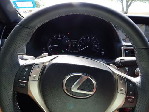 Garage kept Warranty One owner Excellent condition, image 10