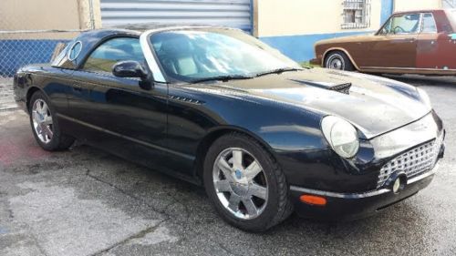 Thunderbird 2002 , black, convertible,hard top,v8, black interior,good condicion