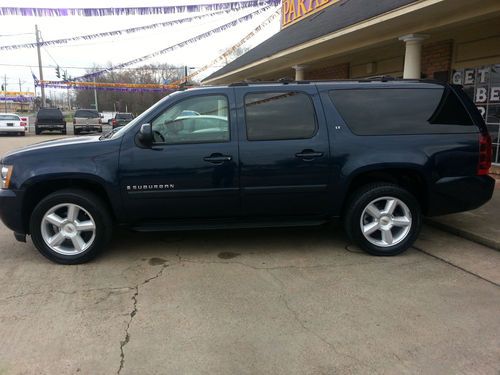 2007 chevrolet suburban 1500 lt sport utility 4-door 5.3l 4wd