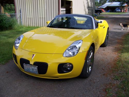 Yellow 2008 pontiac roadster solstice gxp convertible
