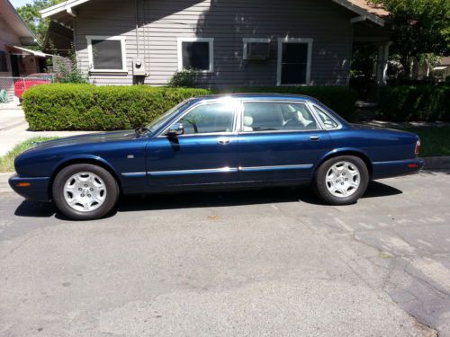 2001 jaguar xj8 l vanden plas sedan 4-door 4.0, navigation,one owner, low miles.