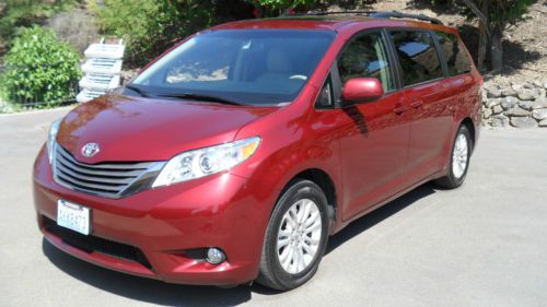 2013 red toyota sienna xle mini passenger van 5-door 3.5l