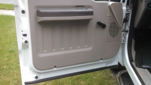 2008 Ford F-250 Super Duty XL Standard Cab Pickup 2-Door 5.4L, image 7
