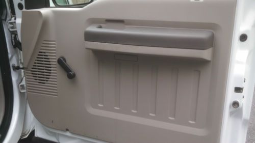 2008 Ford F-250 Super Duty XL Standard Cab Pickup 2-Door 5.4L, image 10