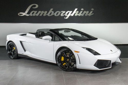 Navigation + upgraded sound + rr cam + bi-color inter + q-citura + callistos