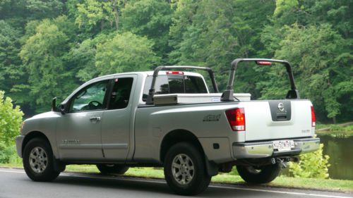 Low miles!.well maintaned clean hot 4x4 pickup, us nissan tennessee plant made