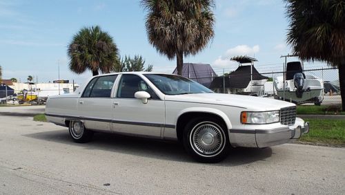 1993 cadillac fleetwood , a true one owner in showroom condition