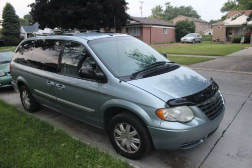 Chrysler town&amp;country sta-wagon 2006