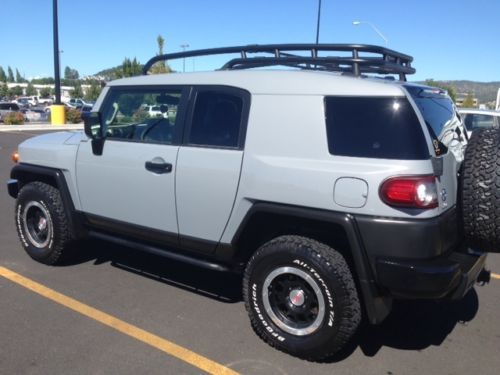 2013 toyota fj cruiser trail team edition cement grey nr