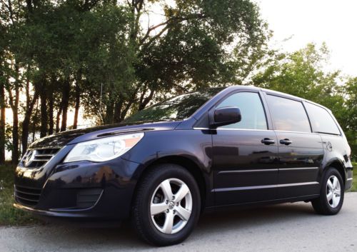 2011 volkswagen routan se mini van 3.6l heated leather seats power doors! clean!