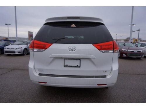 2014 toyota sienna le