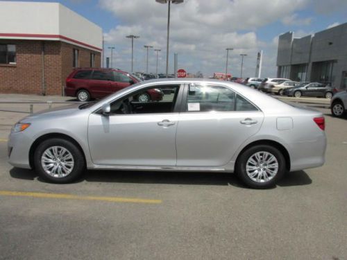 2014 toyota camry le