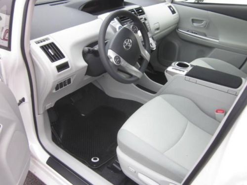 2014 Toyota Prius v Two, US $28,249.00, image 2