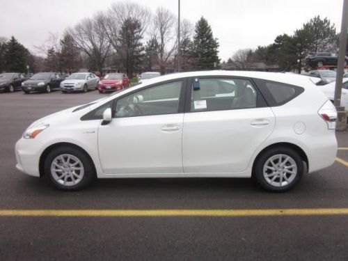 2014 Toyota Prius v Two, US $28,249.00, image 6