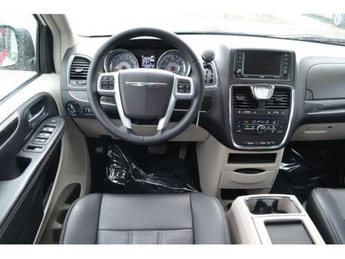 2013 Chrysler Town & Country Touring, US $22,000.00, image 4