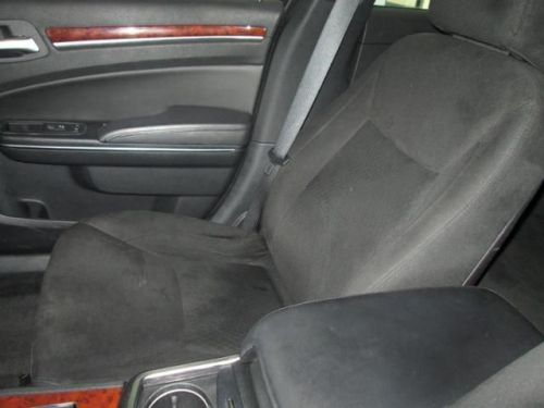 2012 chrysler 300 base