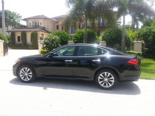 2013 infiniti m37 x sedan 4-door 3.7l  only 42 miles brand new car !!!